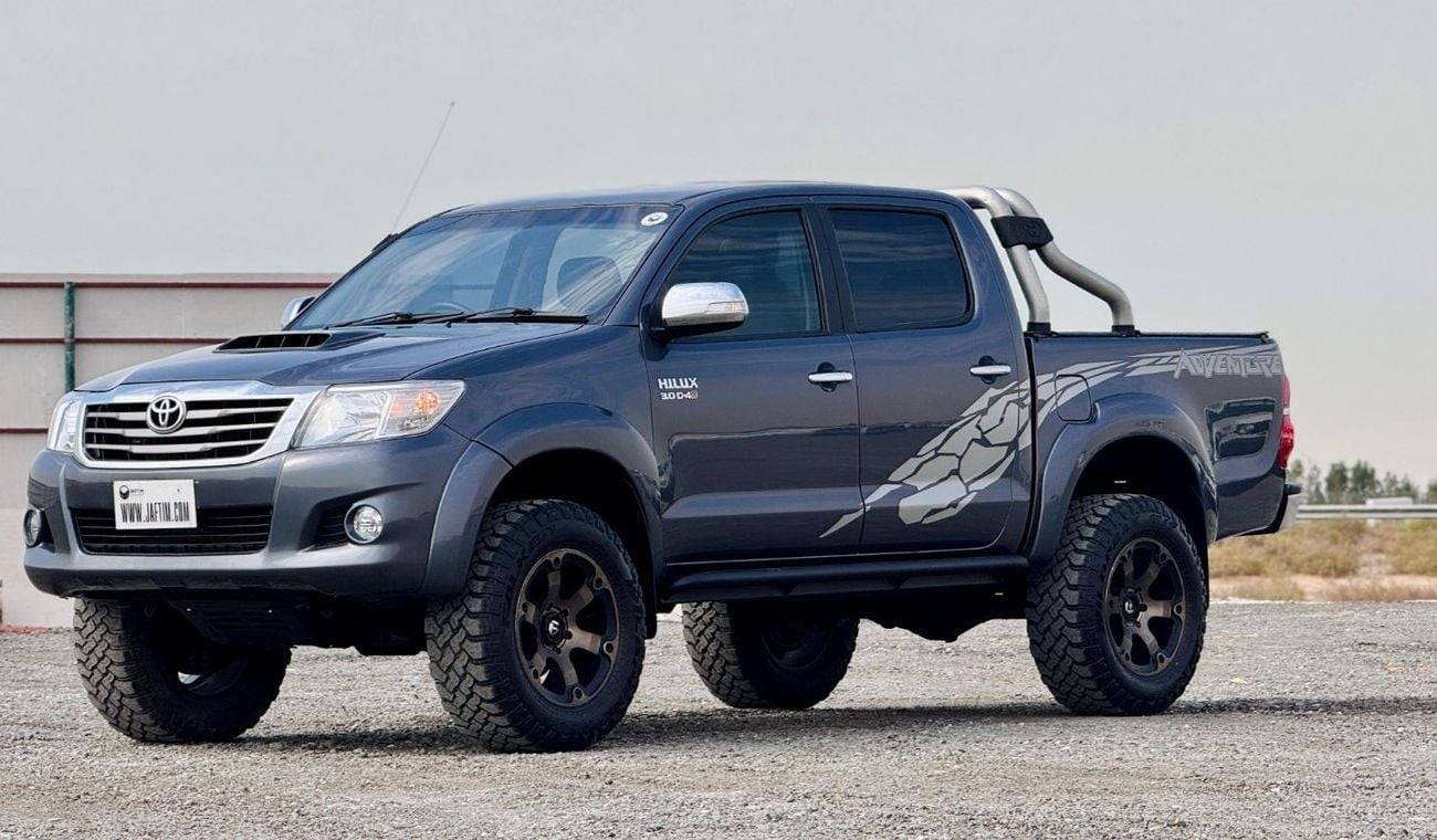 تويوتا هيلوكس 3.0L Diesel MT | OFF Road Tyres | ALLOY RIMS | ROLL BAR | GOOD CONDITION