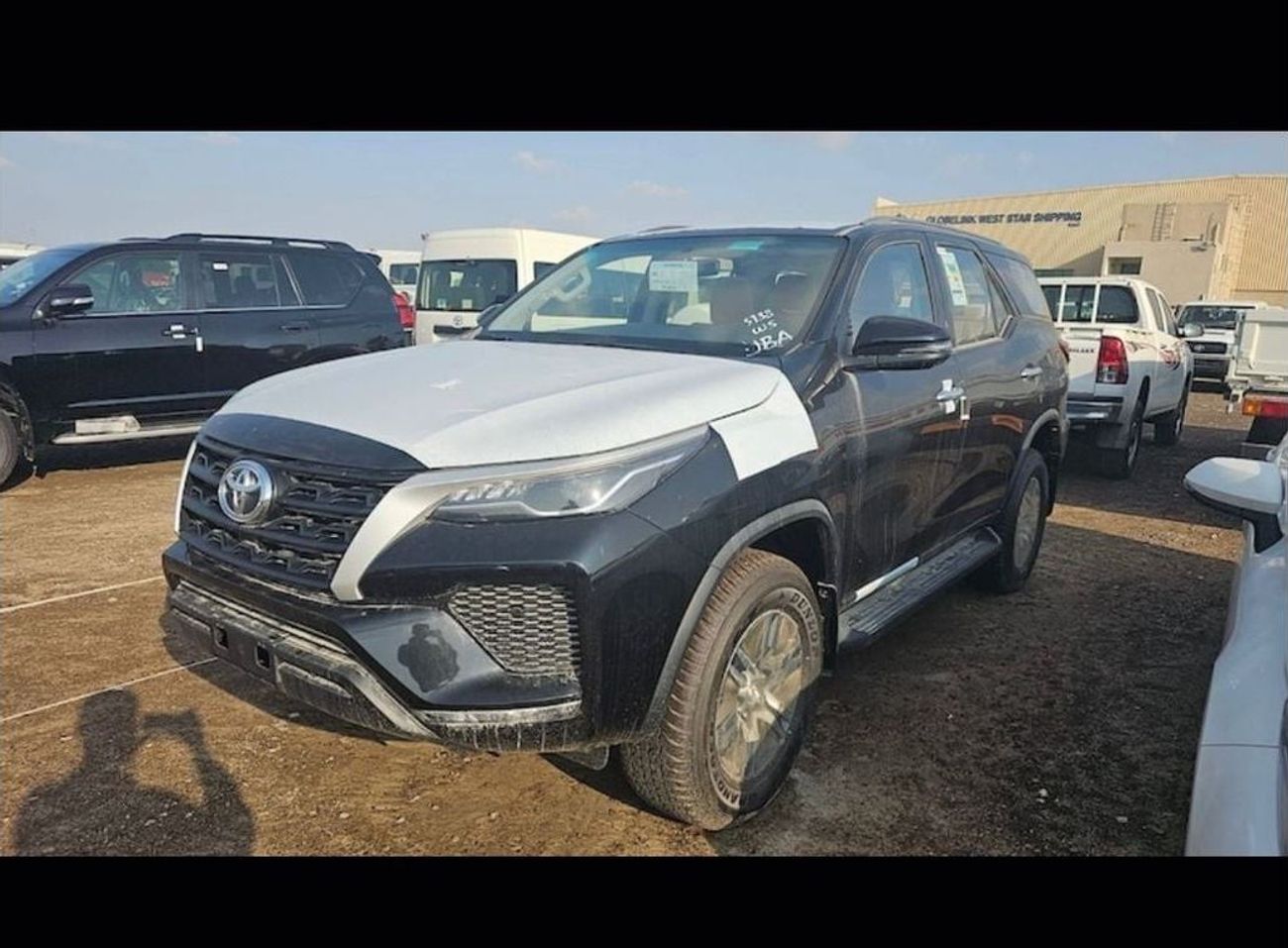 تويوتا فورتونر EXR 2.7L (160 HP) TOYOTA FORTUNER 2.7L PETROL AUTO WD 2025