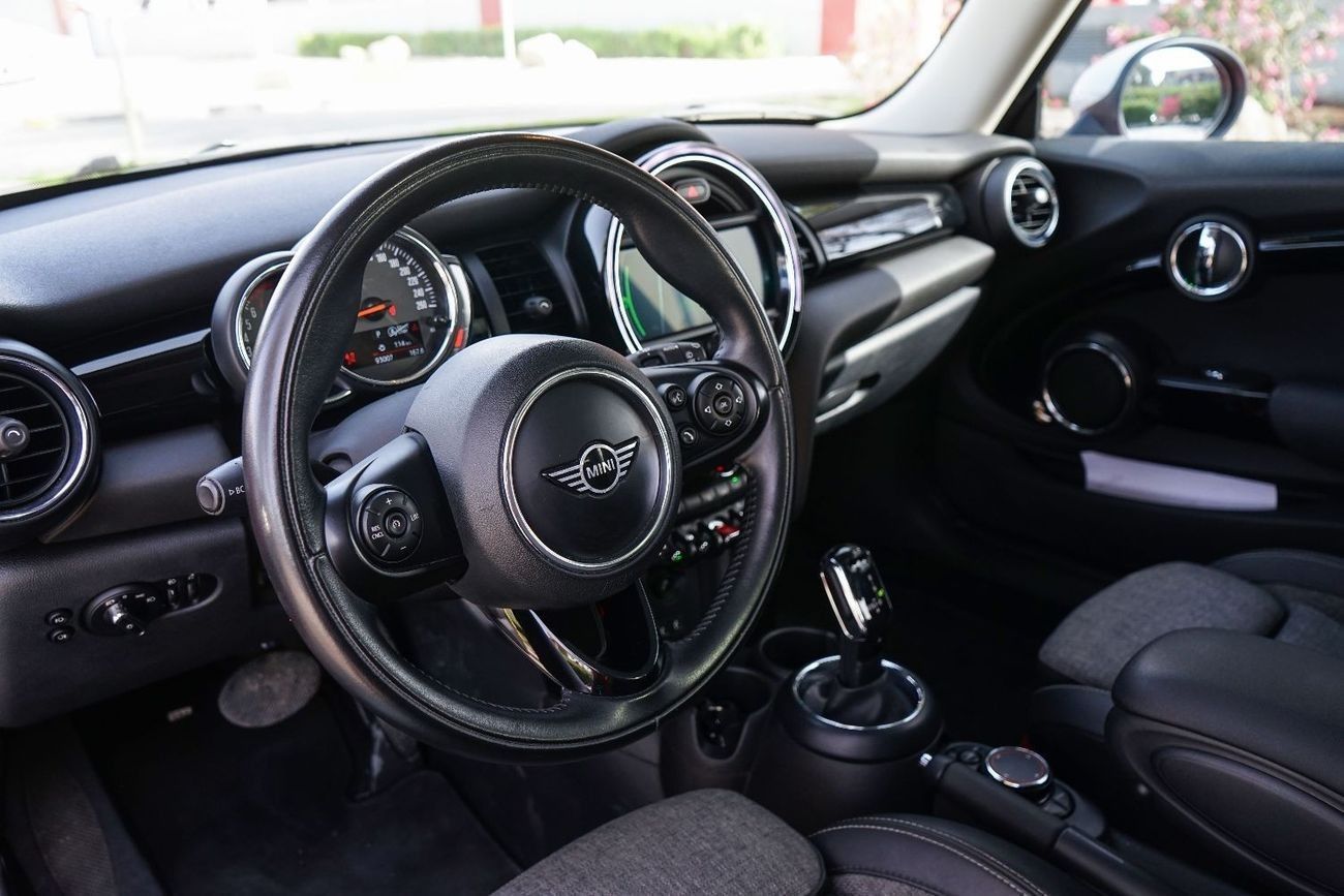 Mini Cooper Std 1.5L (4 Seater)