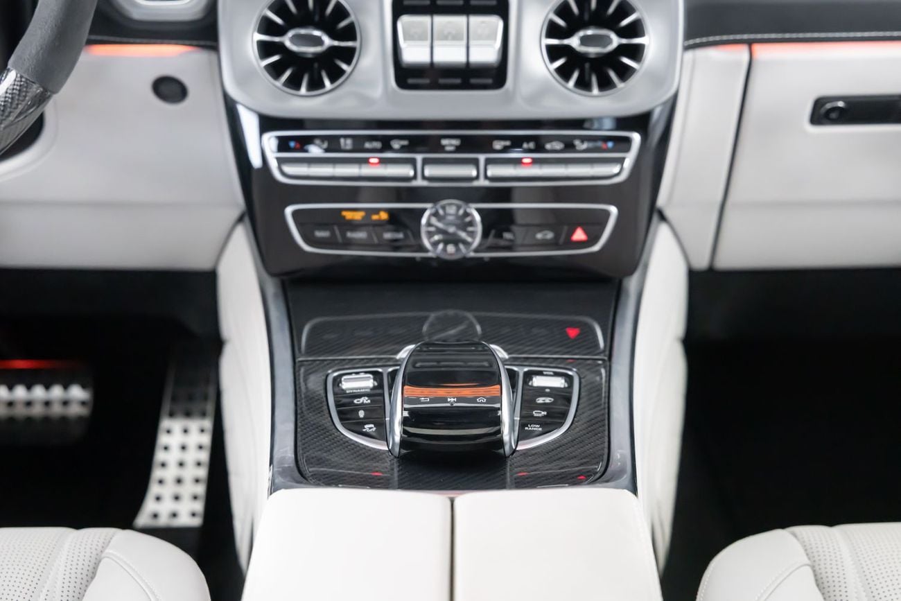 Mercedes Benz G63 AMG STD Mercedes-Benz G63 AMG | Fully loaded | Original Matte White | Japanese Specs