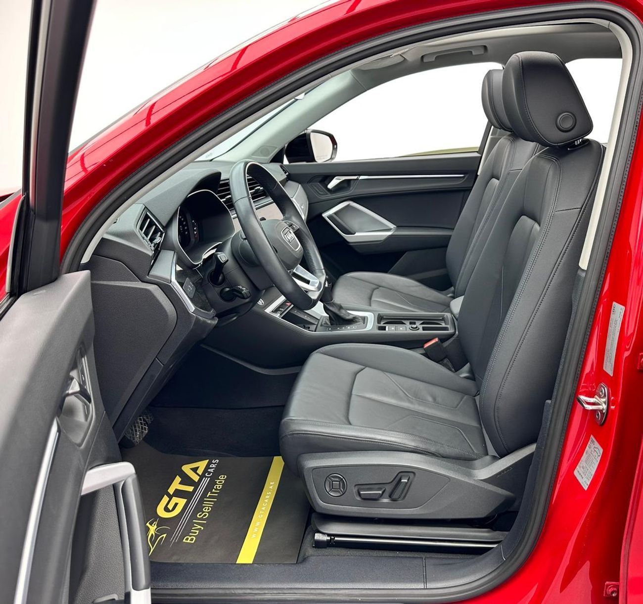 أودي Q3 2024 Audi Q3 35TFSI, Sep 2028 Audi Warranty + Service Contract, Audi Full Service History, GCC