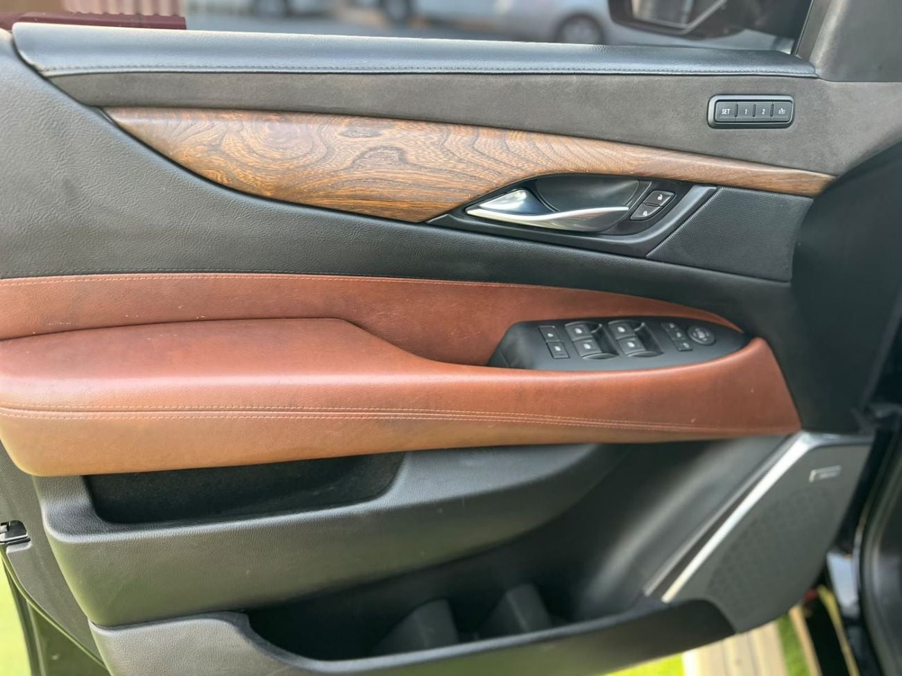 Cadillac Escalade PLATINUM 2018.ENGINE 6.2L/V8