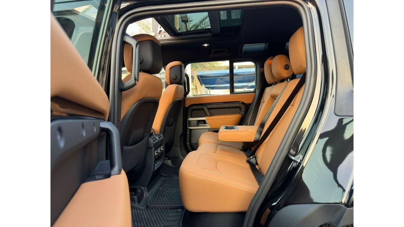 Land Rover Defender LAND ROVER DEFENDER V6 MODEL 2024 ZERO KM GCC SPECS UNDER WARRANTY + SERVICE