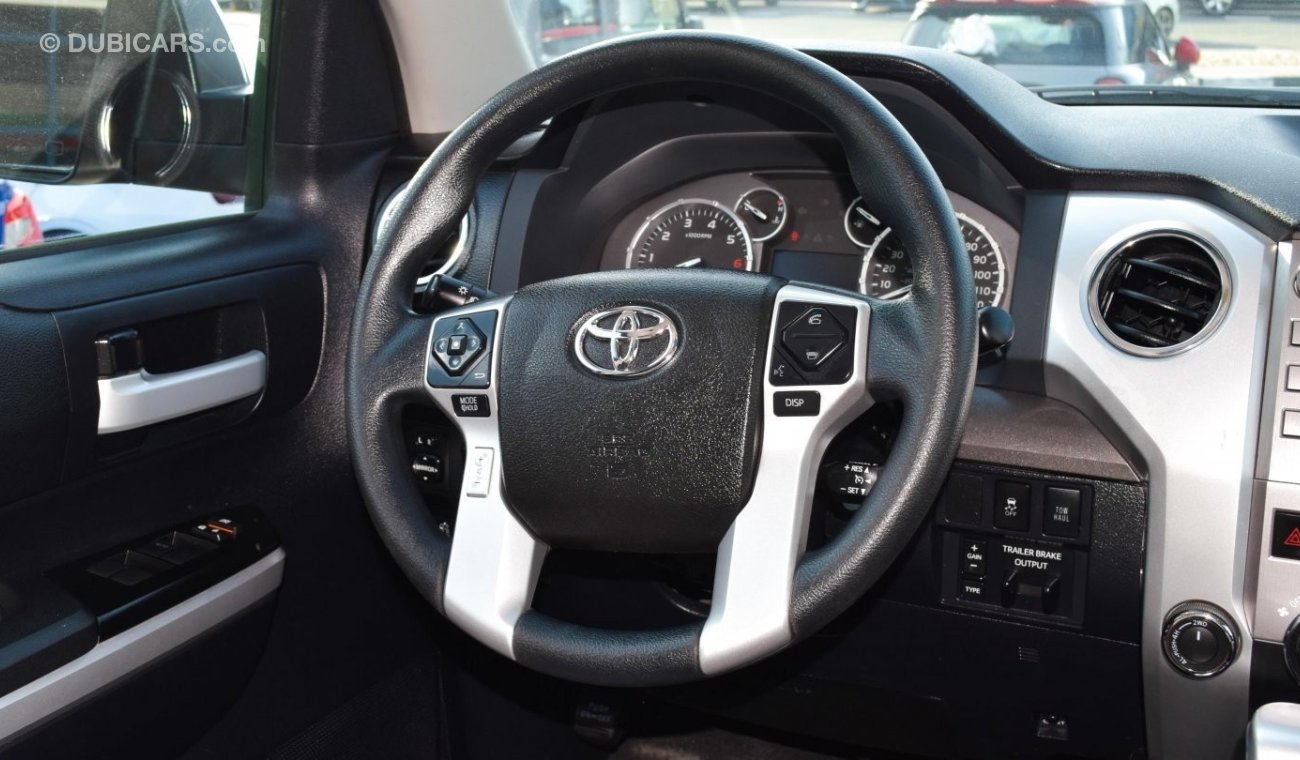Toyota Tundra 5.7 L SR5