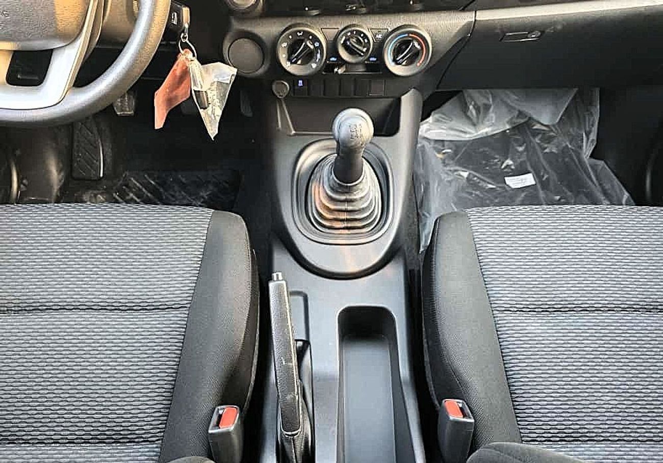 Toyota Hilux Toyota Hilux D.C 2.4L Diesel M/T 4*2 2025