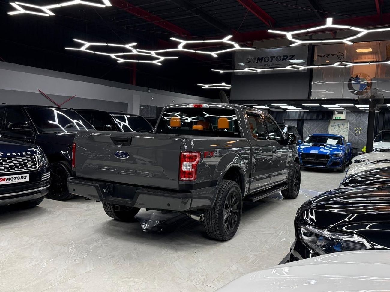 Ford F-150 XLT CREW CAB