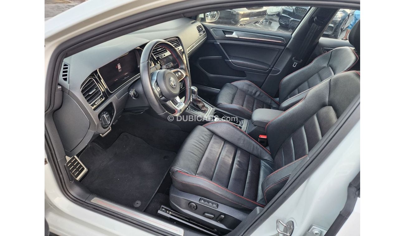 Volkswagen Golf Volkswagen Golf GTI P1 _Gcc_2018_Excellent_Condition _Full option
