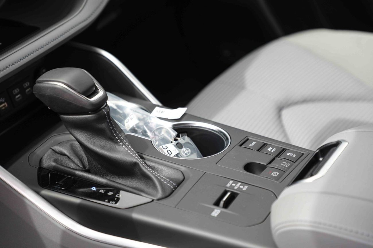 Toyota Highlander 2024 TOYOTA HIGHLANDER XLE 2.5 - Hybrid - GREY METTALIC inside GREY | Export Only