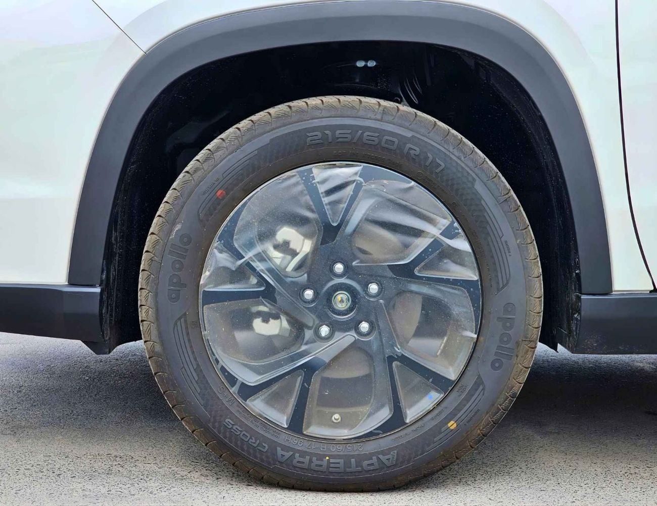 تويوتا أوربان كروزر GLX NEODRIVE DUAL TONE / 1.5L PETROL V4 / PANORAMIC ROOF / HEADS UP DISPALY / 360*CAMERA (CODE # UB1