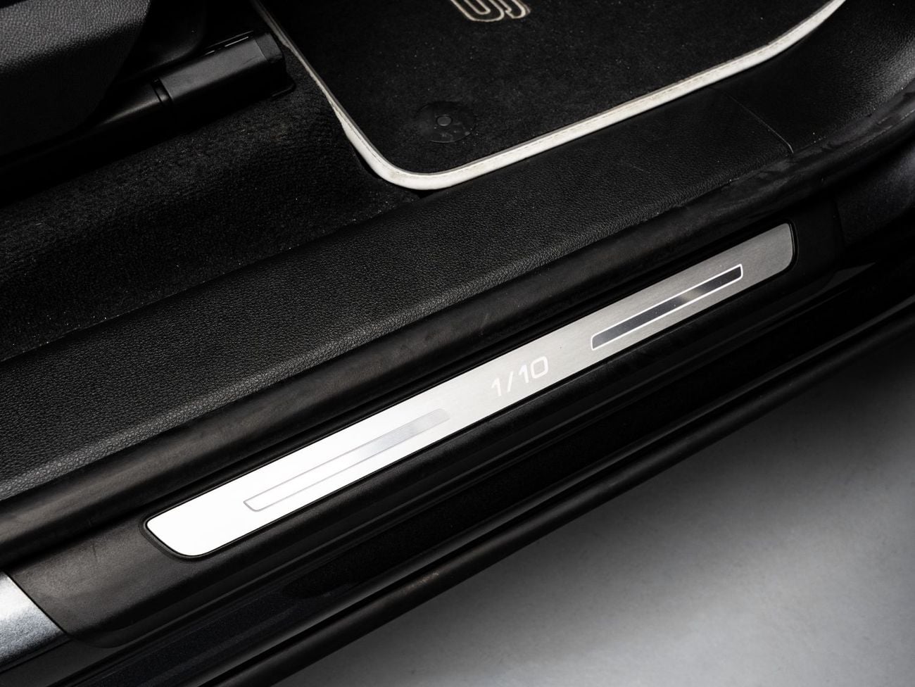 أودي RSQ8 BUY NOW, PAY 2027 | THE BLACKLINE STANDARD | 2031 Audi Warranty & Service Contract, GCC, Low KM's