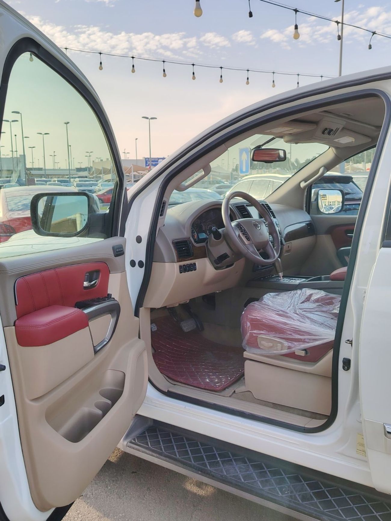 Nissan Armada LE 5.6L (320 HP)