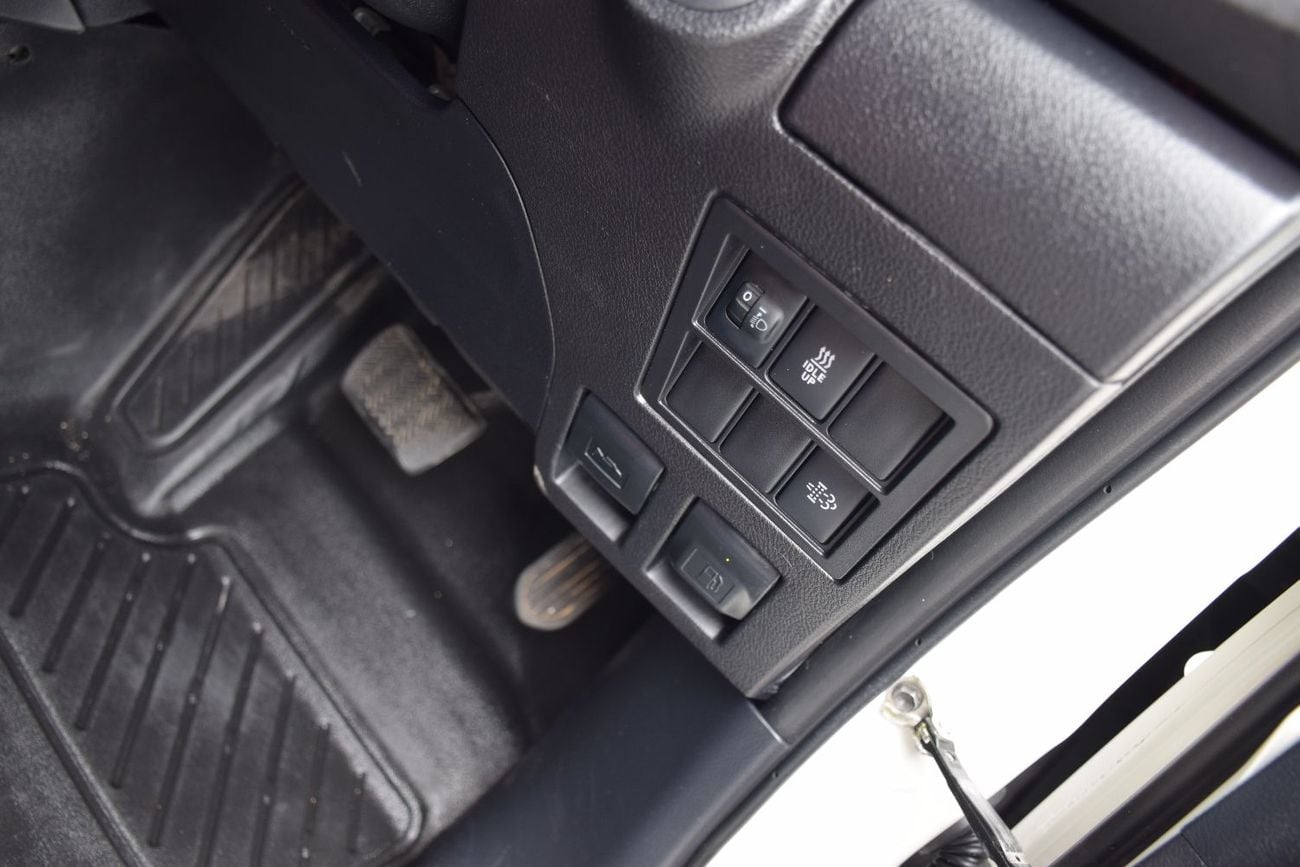 Toyota Hilux 2.4L Diesel Right hand drive (export only)