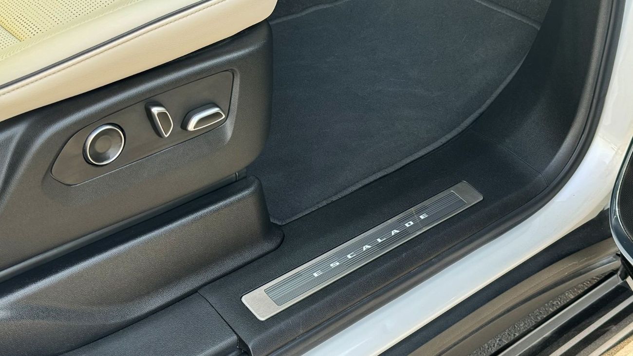 Cadillac Escalade Sport 2023 Agency Warranty GCC Low Mileage Full Service History