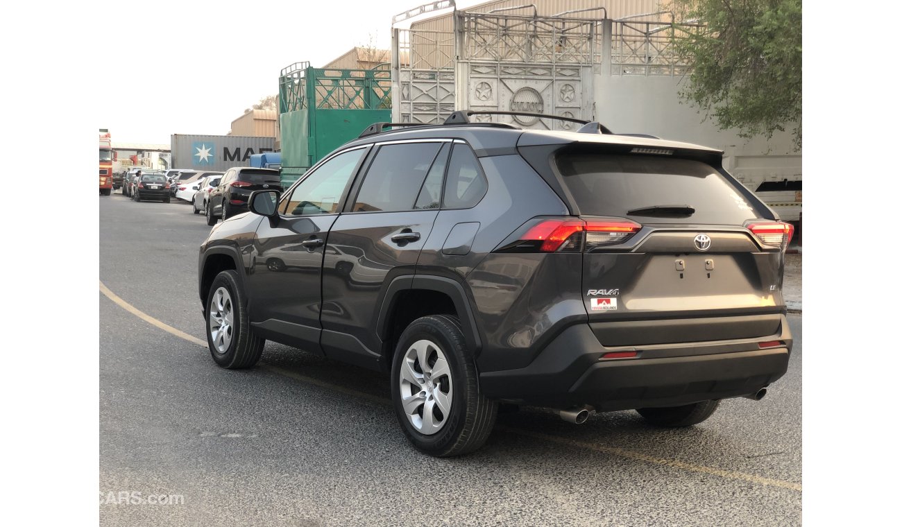 Toyota RAV4 LE