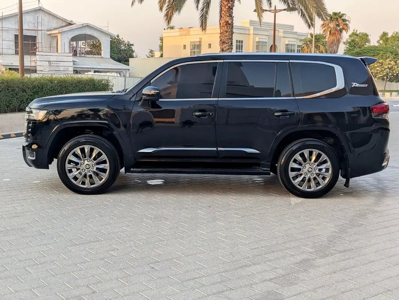 Toyota Land Cruiser GXR FACELIFTED WITH INTERIOR AND EXTERIOR V6 4.0L Excellent Condition