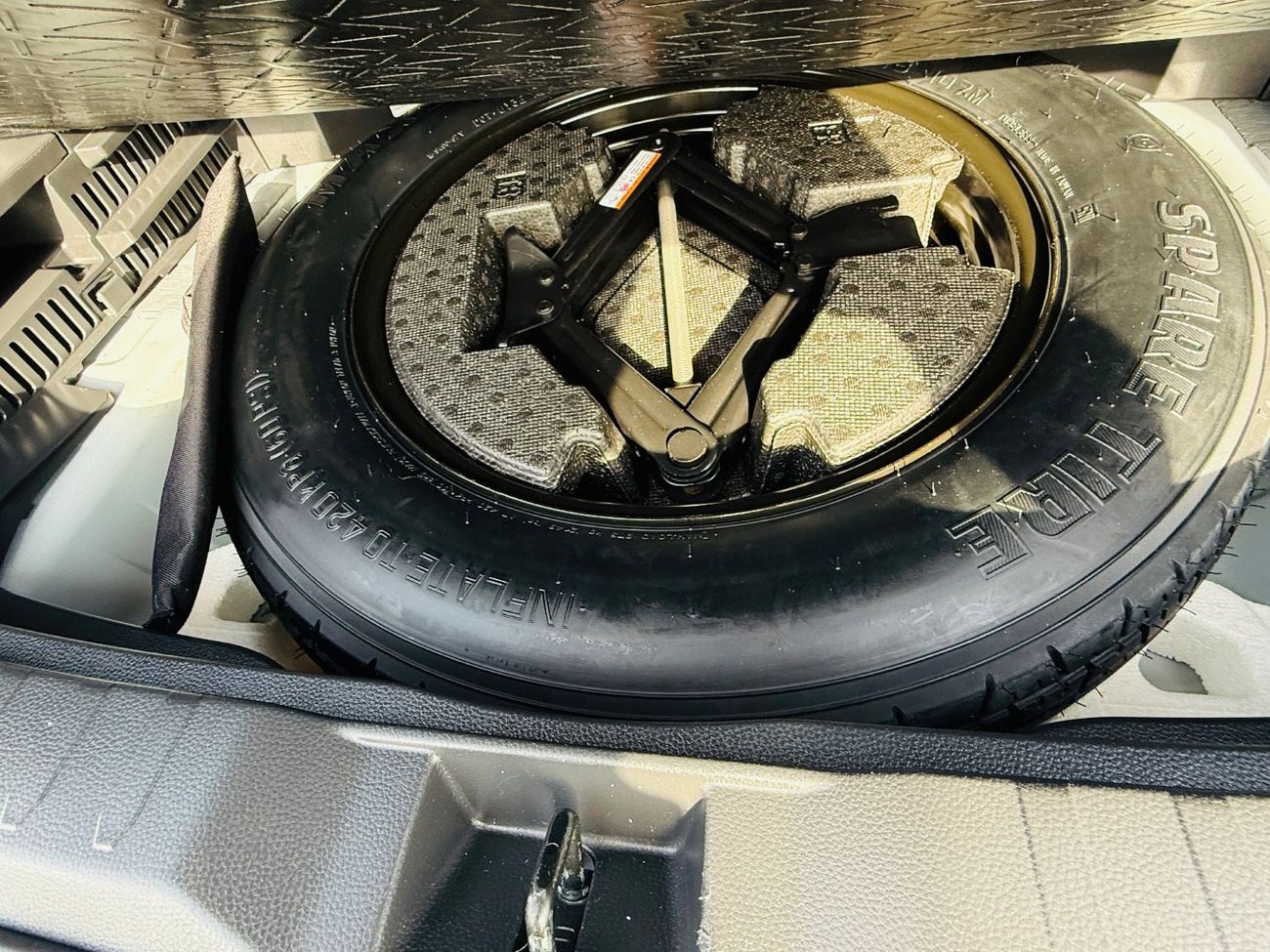 Toyota RAV4 Toyota RAV4 XLE premium