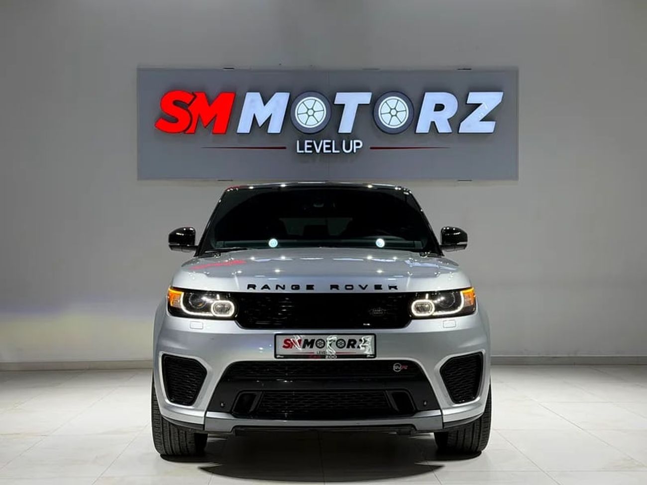 لاند روفر رينج روفر سبورت SVR 5.0L (550 HP) CLEAN TITLE V8 SUPERCHARGED FULLY ORIGINAL PAINT SVR LOW KM