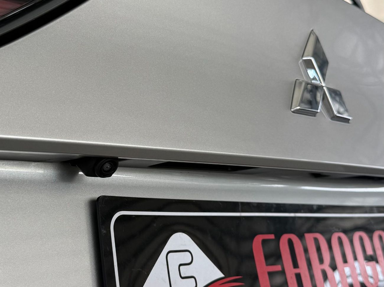 ميتسوبيشي آوتلاندر OUTLANDER 2.5 P-LINE 4WD **EXPORT ONLY**التصدير فقط خارج الخليج**