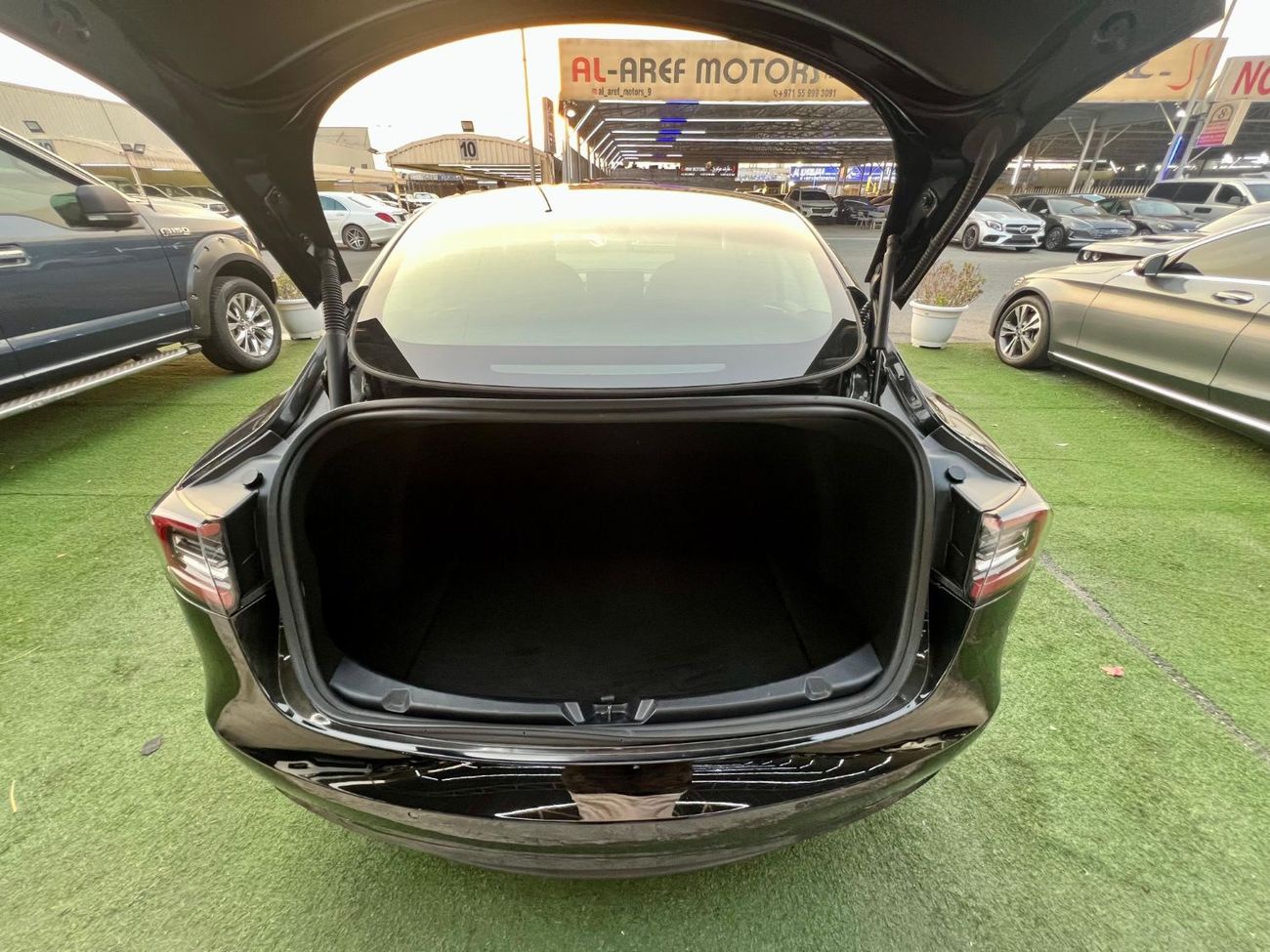 Tesla Model 3 Rear-Wheel Drive warranty 40,000 km and service