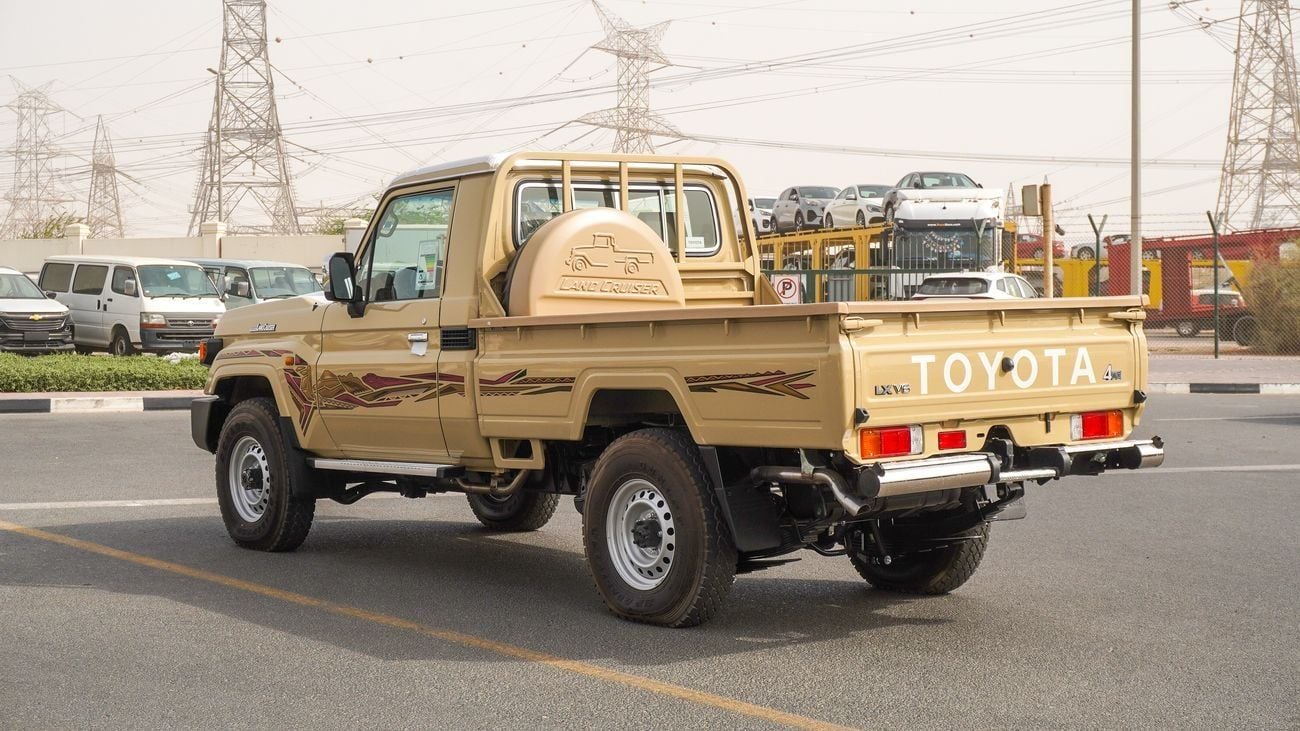 Toyota Land Cruiser Pick Up LC 79 4.0L V6 Single Cabin Auto transmission سلق ونش وفلوك سعودي