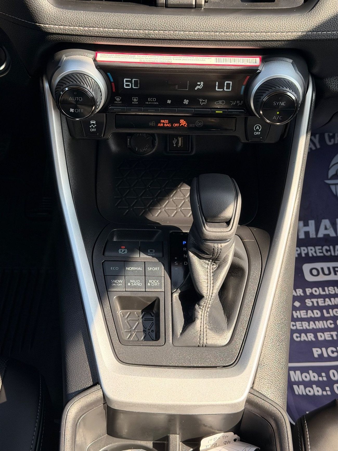 Toyota RAV4 XLE 2.5 L AWD leather seats, push start 2024