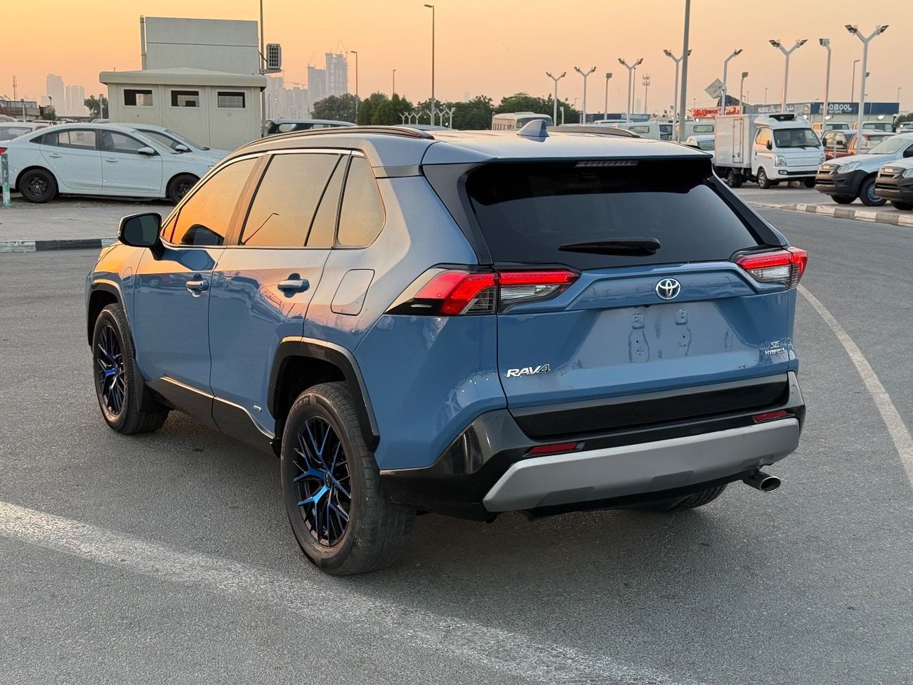 Toyota RAV4 XLE 2.5L 2022 TOYOTA RAV4 XLE HYBRID 4x4 FULL OPTIONS IMPORTED FROM USA