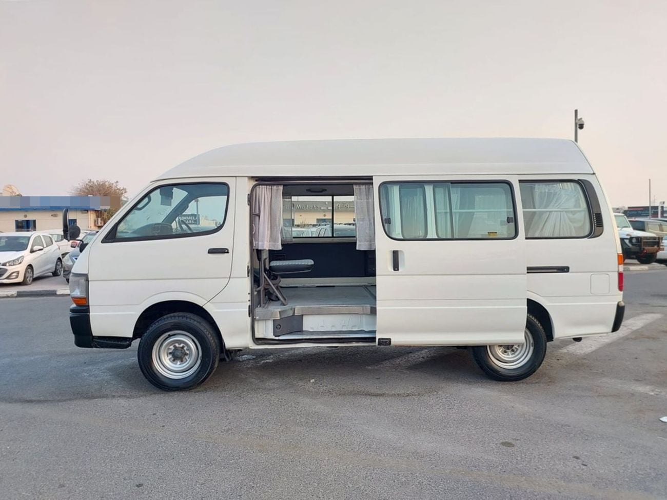 Toyota Hiace 2000 TOYOTA HIACE VAN RHD DIESEL AUTOMATIC (PM00733)