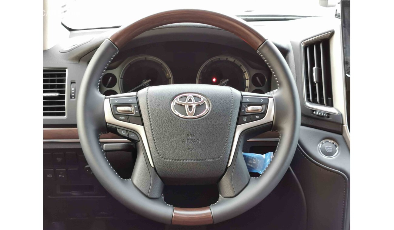 Toyota Land Cruiser 4.5L V8 DIESEL, 20" RIMS, TELESCOPIC STEERING, NAVIGATION, USB (CODE # VX01)