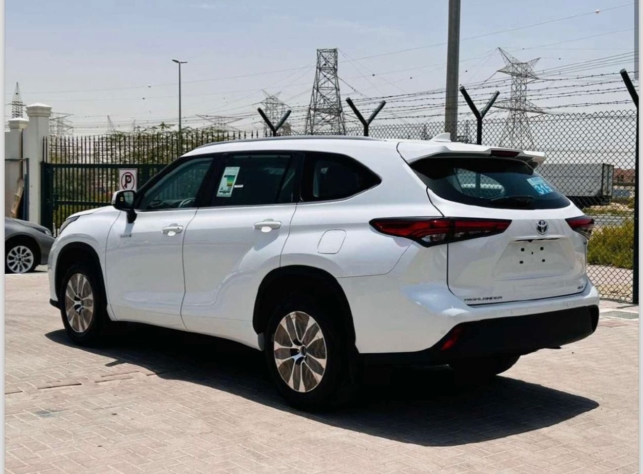 تويوتا هايلاندر TOYOTA HIGHLANDER GLE 2.5 L WHITE