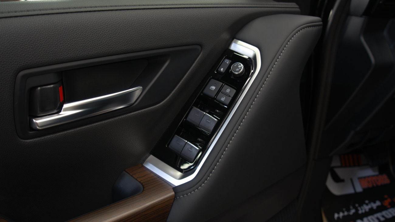 Toyota Land Cruiser GXR 3.5 L V6