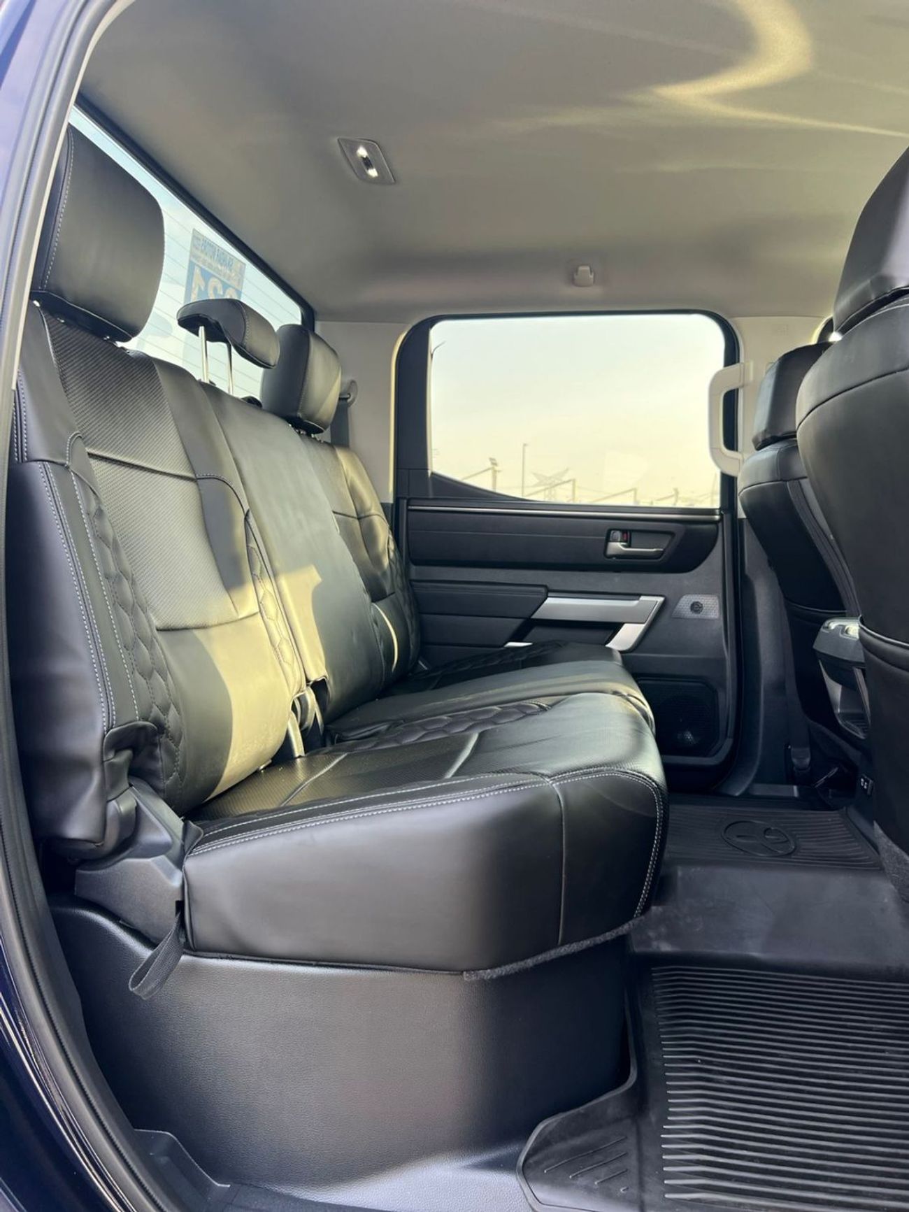 Toyota Tundra 2024 Toyota Tundra Crewmax SR5 - 3.4L V6  - AWD 4x4 - Rear Camera - Leather Seat - Low Mileage