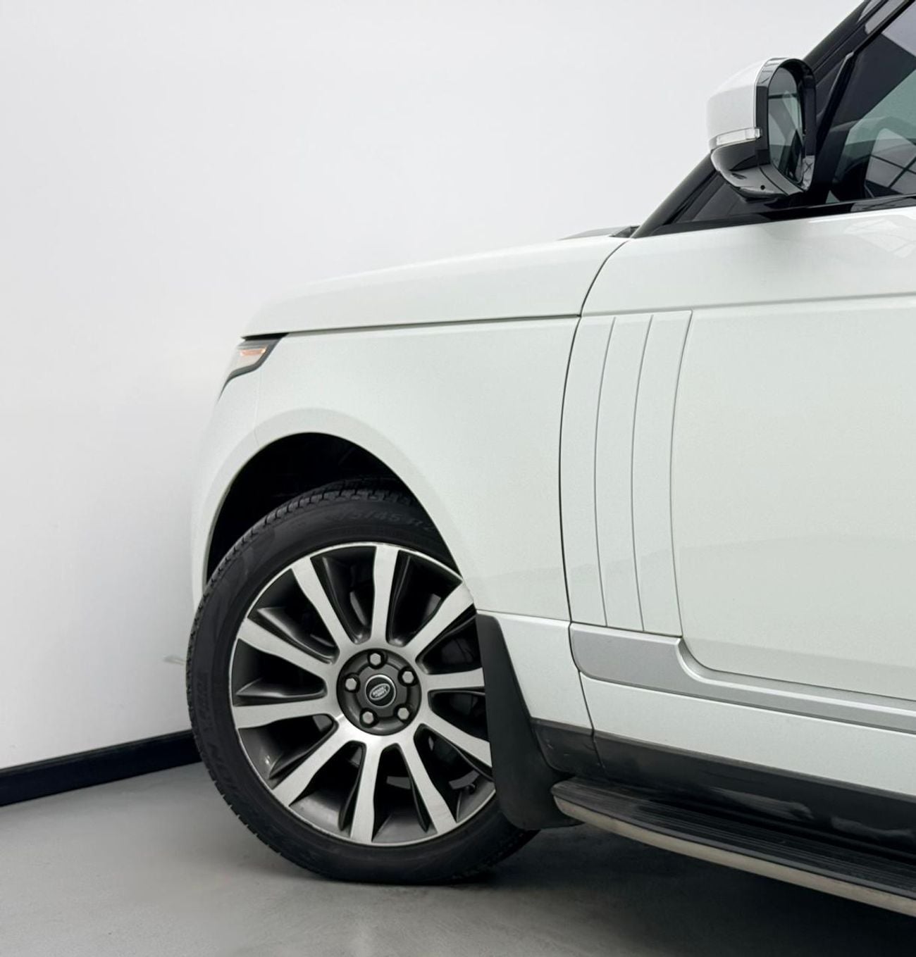 لاند روفر رينج روفر 2017 Range Rover Vogue SE Supercharged, 2026 RR Warranty, 2029 RR Service Pack, Fully Loaded, GCC