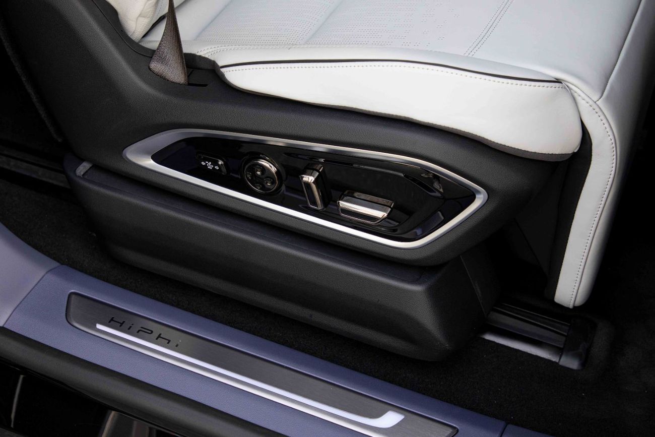 HiPhi X 2022  HIPHI X - Flagship - Grey inside White | Export Only