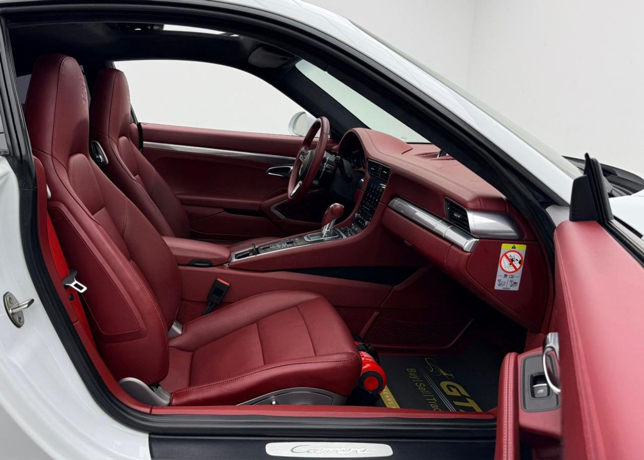 بورش 911 CARRERA بورش 911 كاريرا 2019، ضمان، سجل صيانة كامل لدى بورش، باقة سبورت كرونو، خليجية