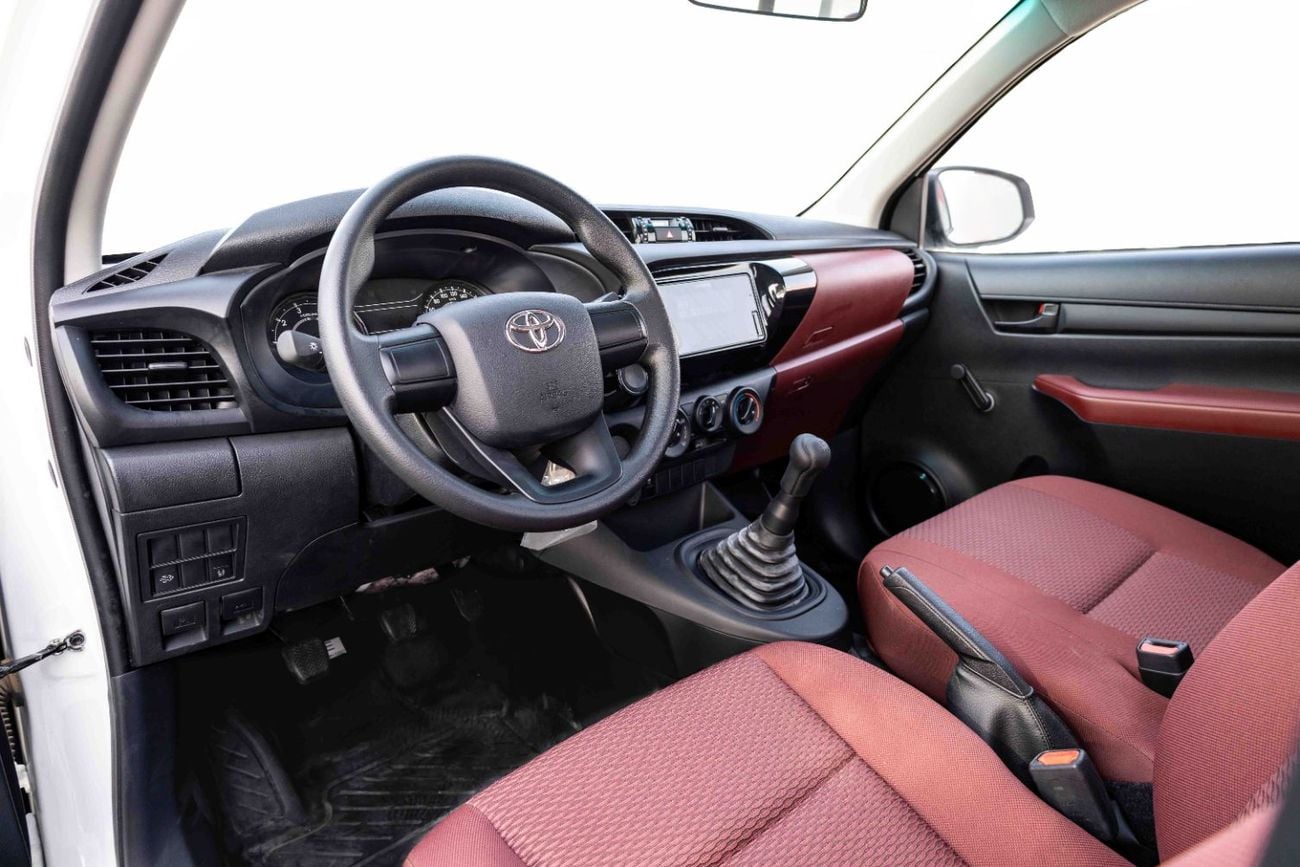 تويوتا هيلوكس Single Cab 2.4L Manual - Super White Inside Maroon | Export Only