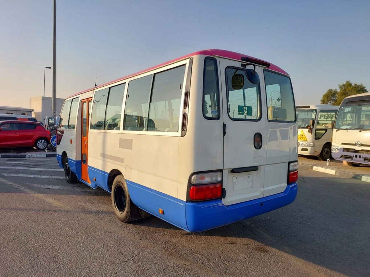تويوتا كوستر TOYOTA COASTER BUS RHD 2011 MODEL 4.0 L DIESEL AUTOMATIC(PM02142)