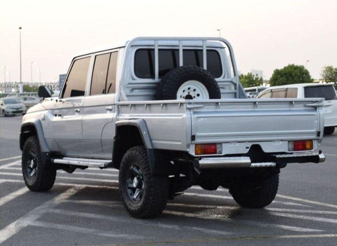تويوتا لاند كروزر بيك آب 4.5L 8cyl Diesel, Manual, Four Wheel (Right hand)