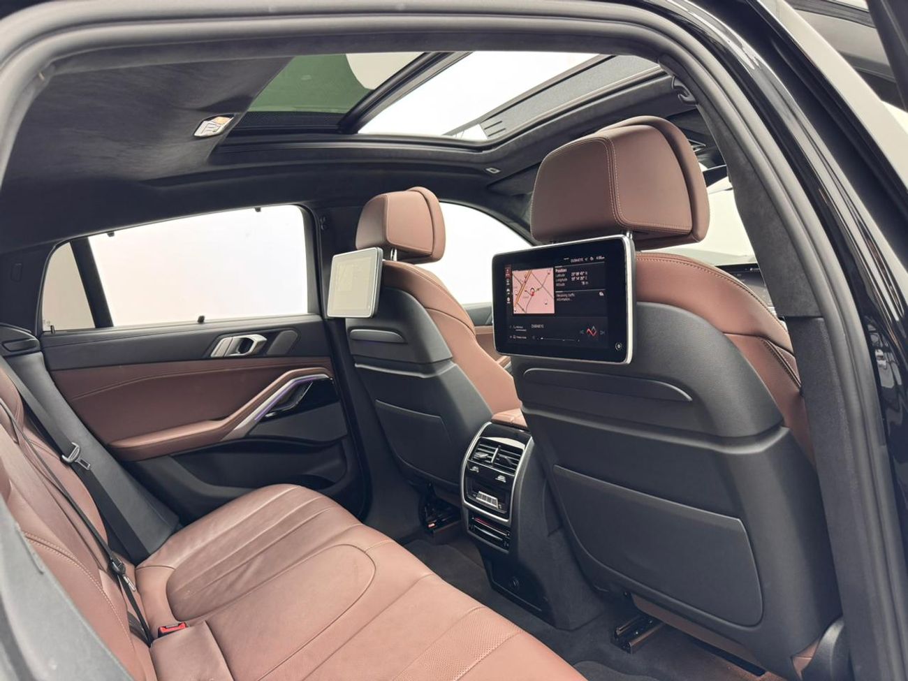 بي أم دبليو X6 M50i 4.4L 2022 BMW X6 M50i, BMW Service History, 2027 BMW Warranty and Service Pack, GCC