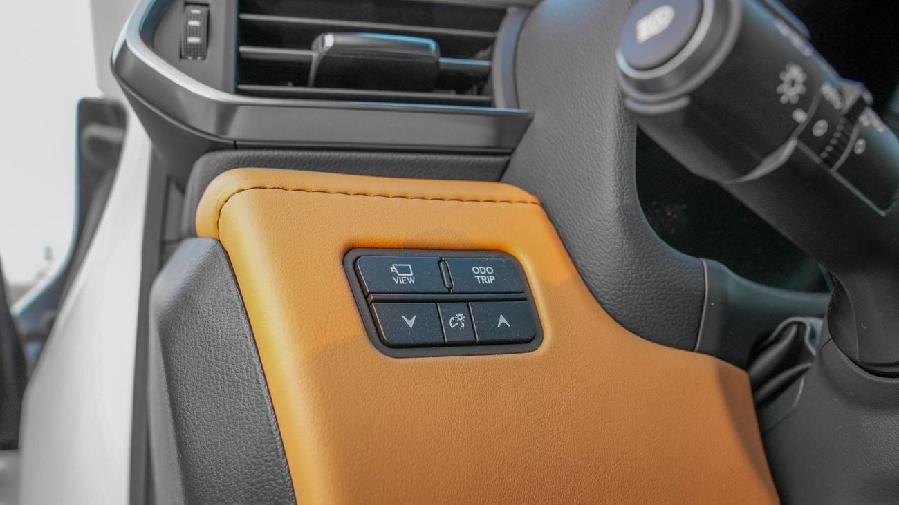 Lexus LX 700h 2025 Lexus LX700h Signature 3.5L AT Hybrid (White) 5 Seats