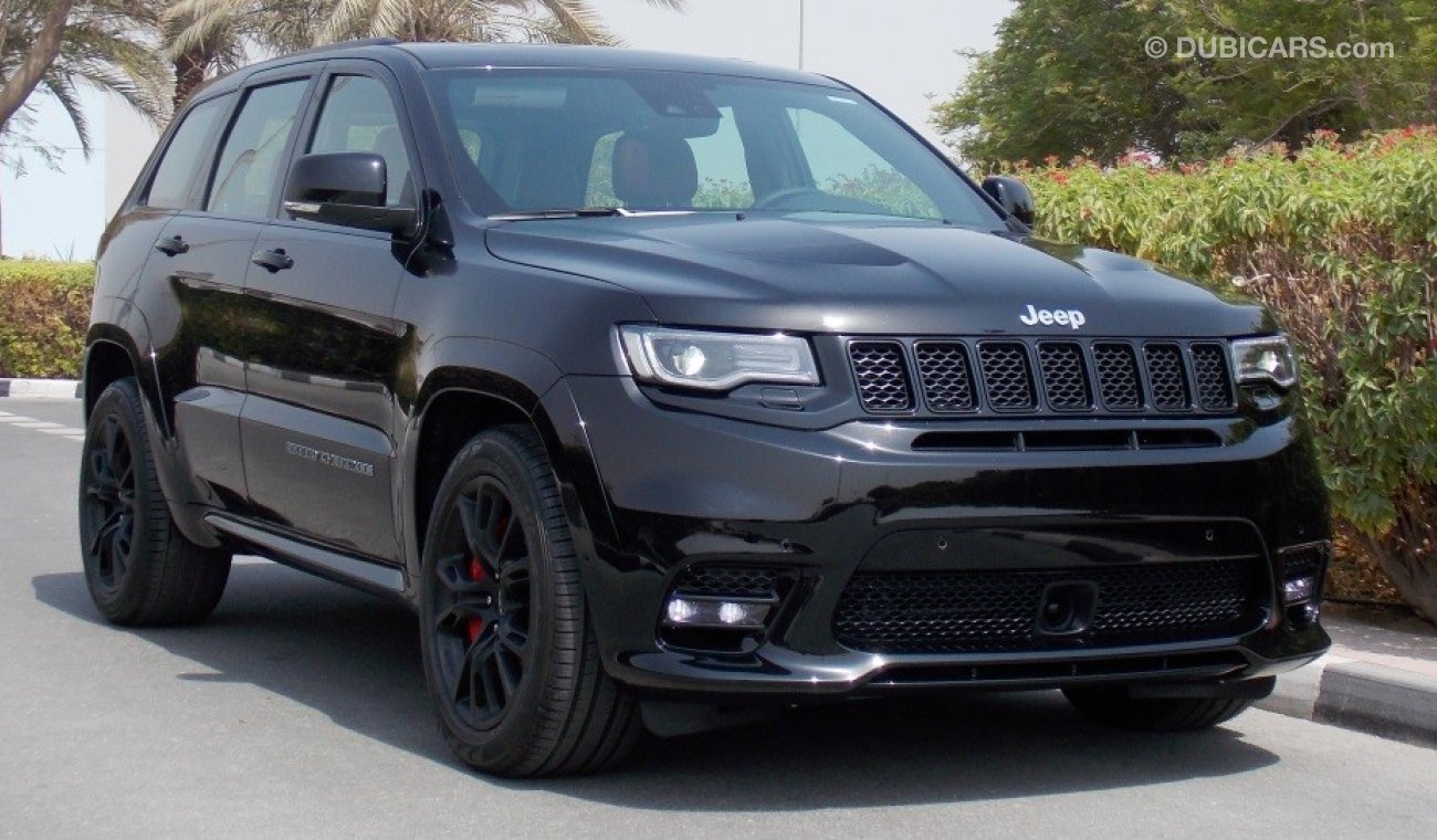 Jeep Grand Cherokee Brand New 2017 SRT 4X4 SPORT GCC CARBON FIBER  3 YEARS OR 60000 KM AT The DEALER DSS OFFER