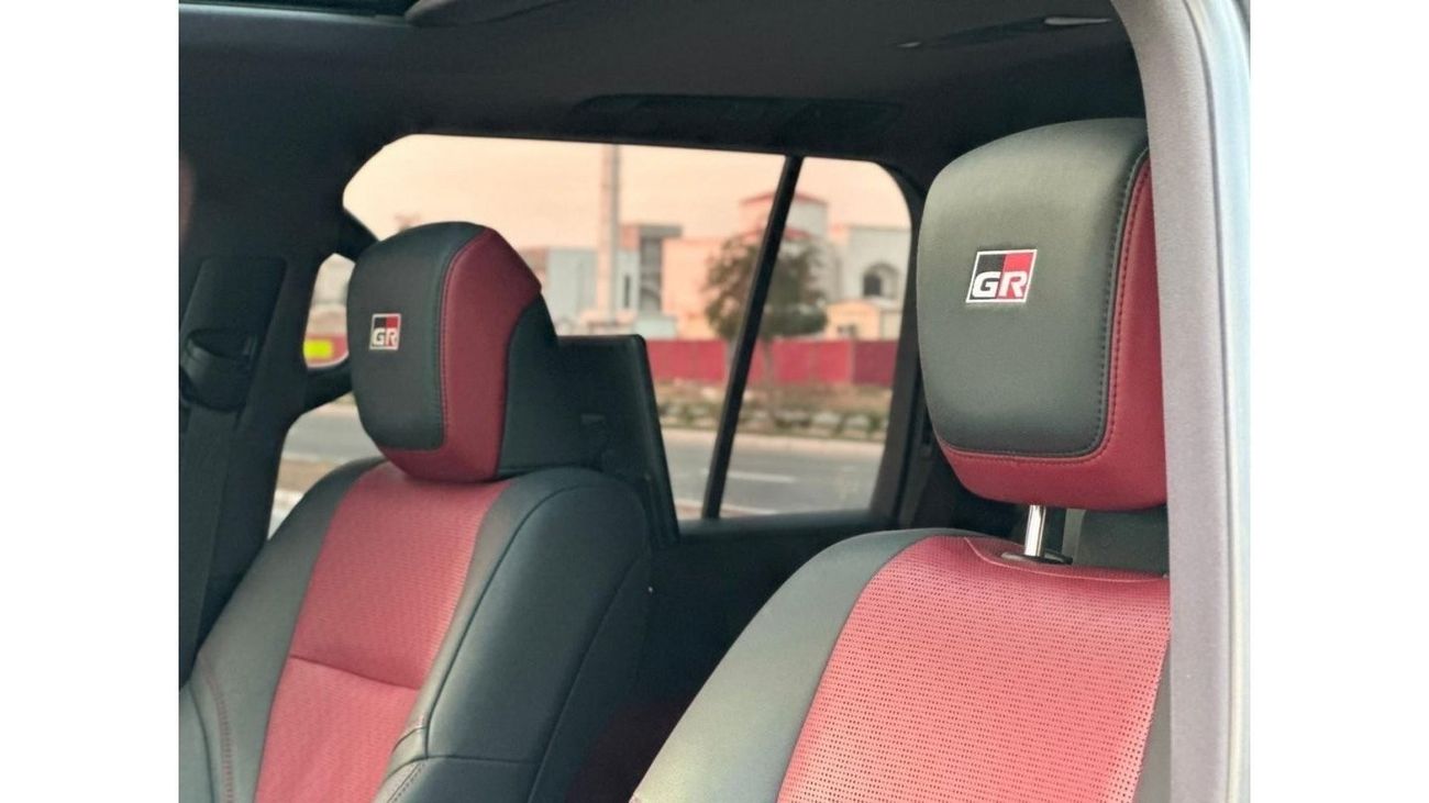 Toyota Land Cruiser GR-S TOYOTA LAND CRUISER GR MODEL 2022 GCC SPECS UNDER WARANTY + SERVICE CONTRACT NO ACCIDENT OR PAI