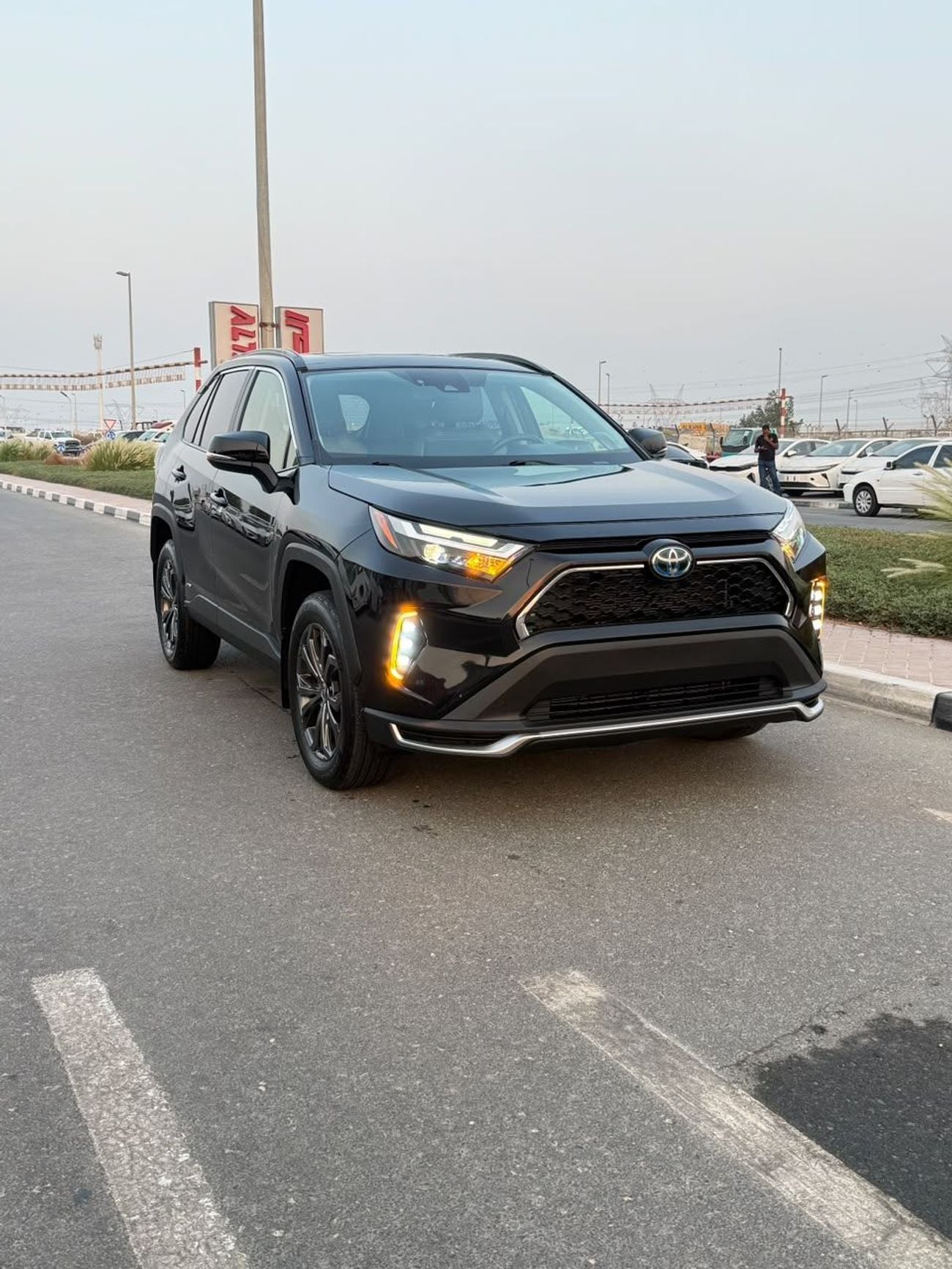 تويوتا راف ٤ XLE HEV RAV4 XLE Premium HV AWD 4X4