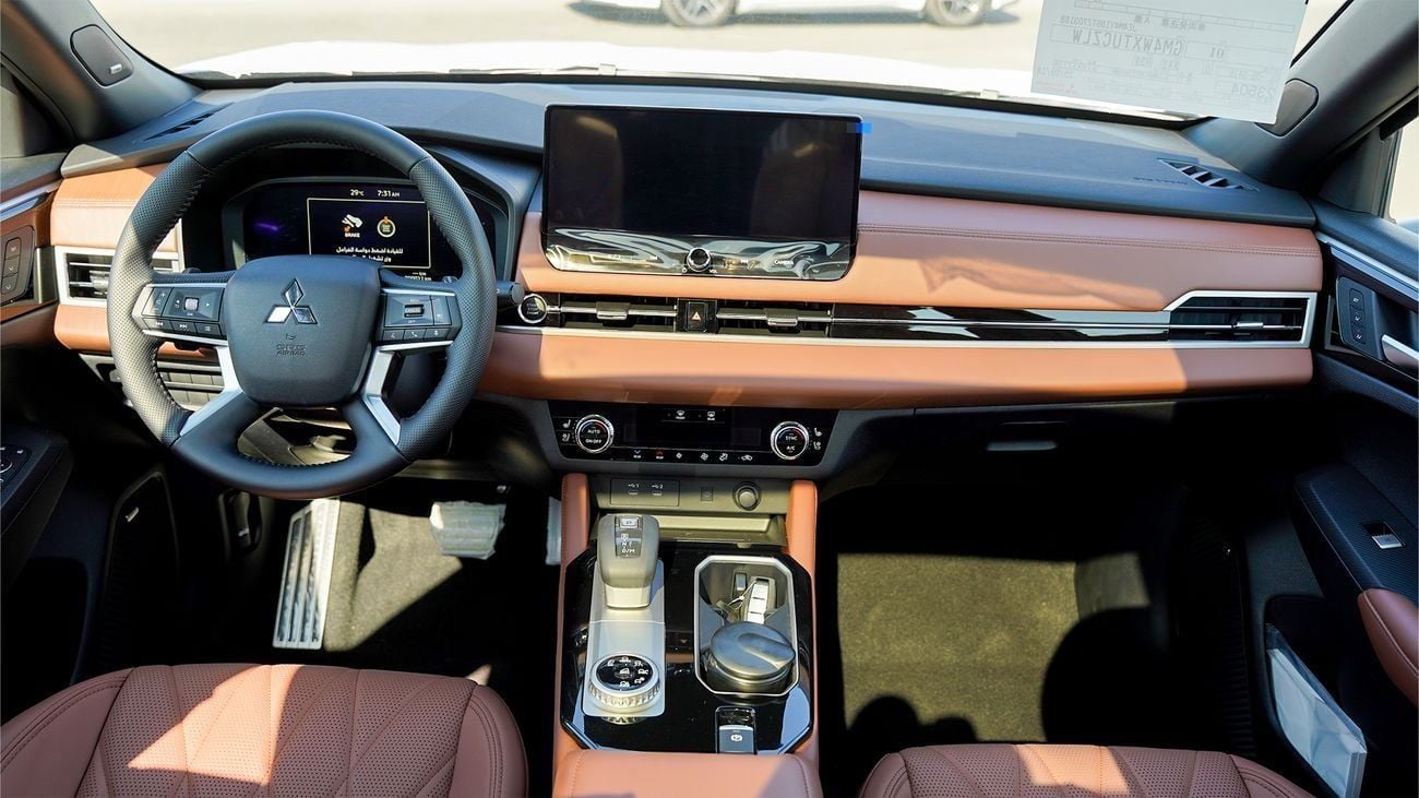 ميتسوبيشي آوتلاندر ميتسوبيشي أوتلاندر 2026 – فئة بريميوم (G08) 2.5 لتر | SUV بسبعة مقاعد | مواصفات الخليج | للتصدير فقط