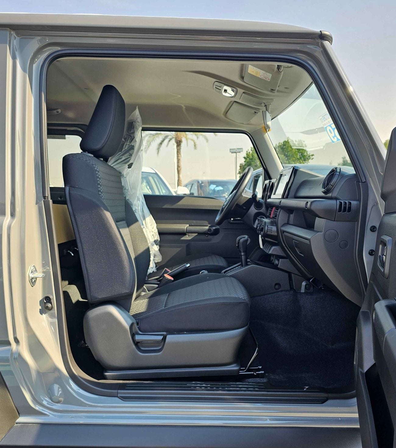 Suzuki Jimny 1.5L  PETROL / A/T / GL ALL GRIP OFF ROAD / DOUBLE TONE / 4WD (CODE # JY15GL)