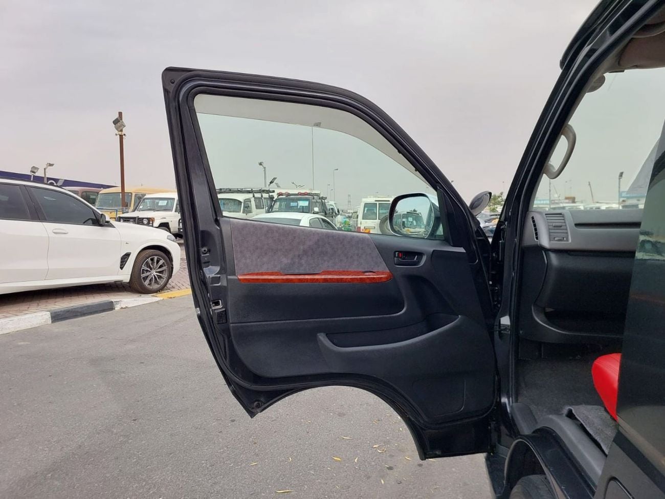 Toyota Hiace (RAMADAN OFFER) TOYOTA HIACE VAN RHD 2006 MODEL 2.0 L PETRO AUTOMATIC(PM49614)