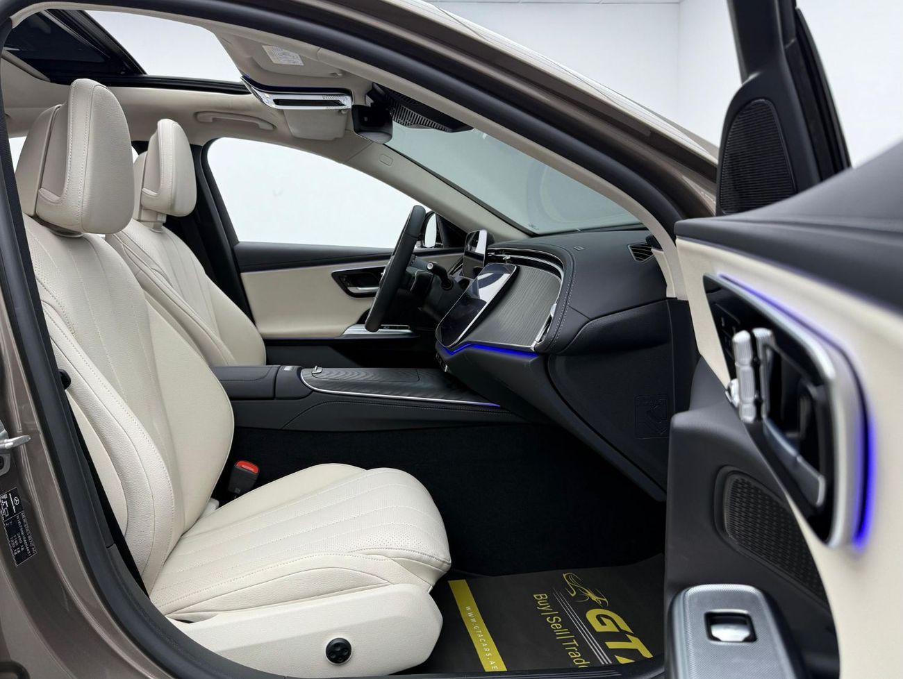 Mercedes-Benz E200 2.0L 2024 Mercedes Benz E200 AMG, Warranty, Fully Loaded, Very Low Kms, Excellent Condition, Korean