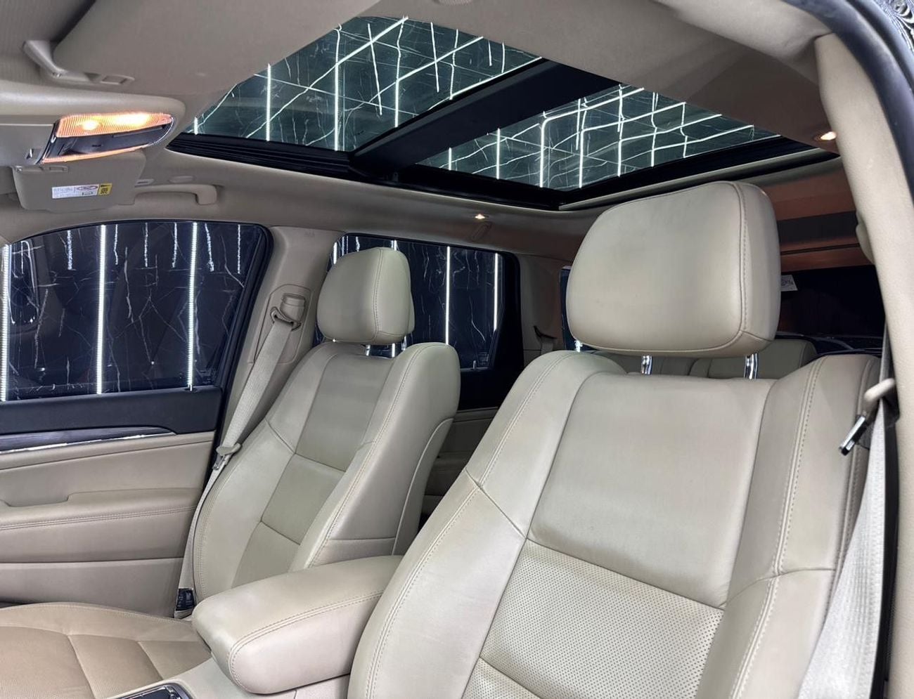 جيب جراند شيروكي Jeep Grand Cherokee | 4x4 Limited | Low mileage | Gcc