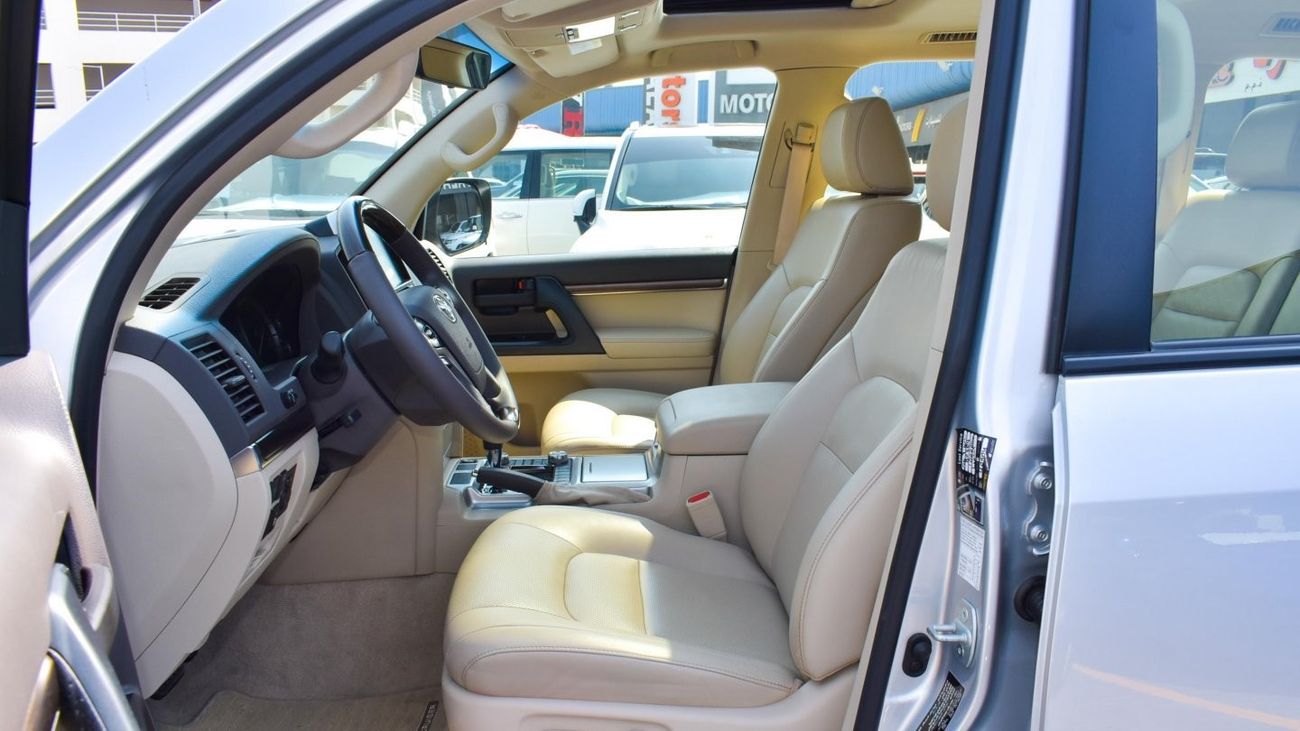 Toyota Land Cruiser GXR Grand Touring V8