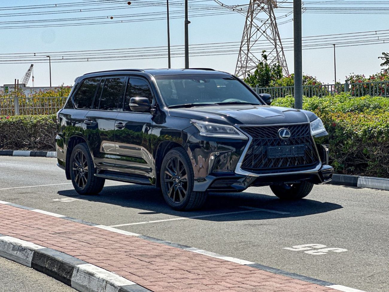لكزس LX 570 Lexus Lx570s Signature Black Edition 5.7L / Gcc Specification