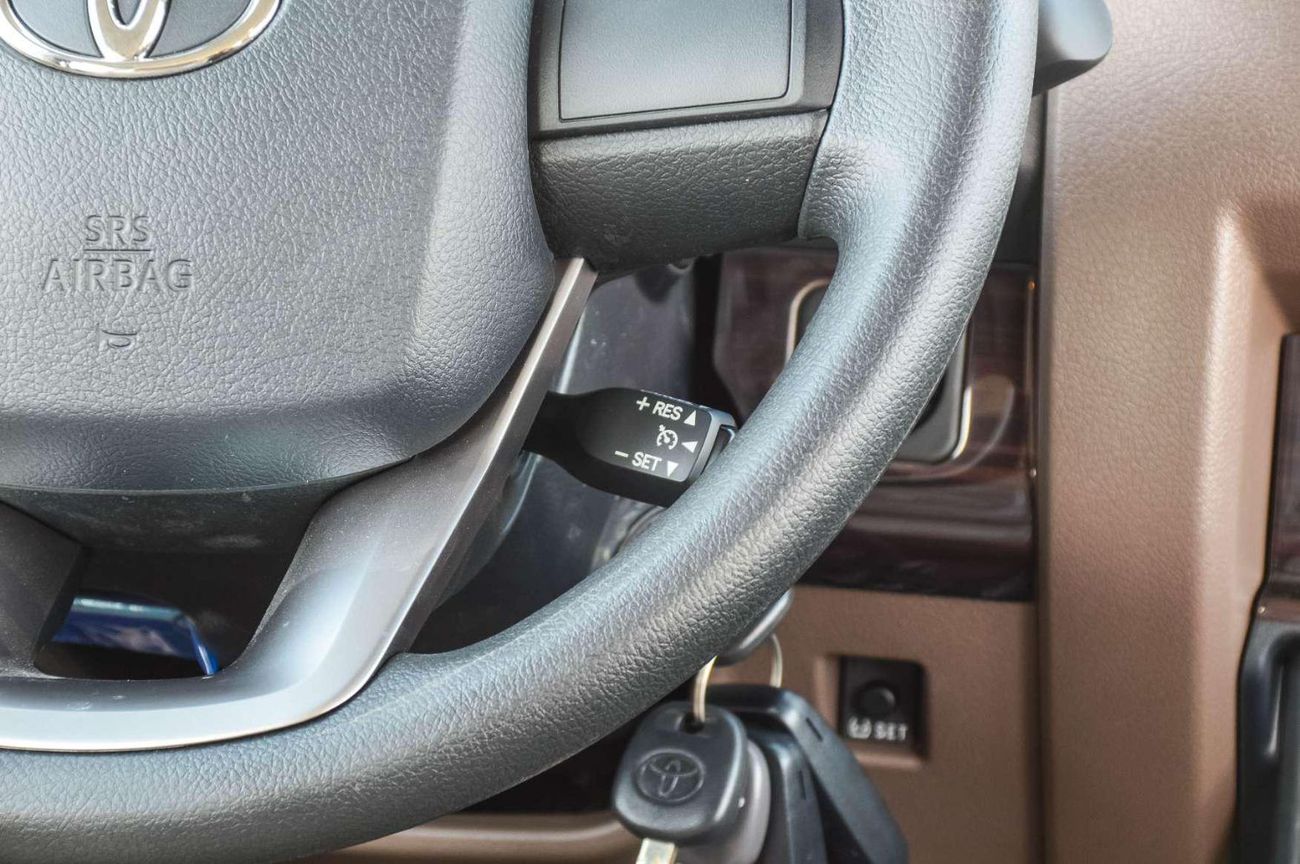 Toyota Land Cruiser 70 TOYOTA LAND CRUISER 76 2.8L 4WD DIESEL AT SUV 2025